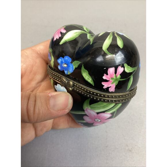 Vintage Floral Heart  Heart Trinket Box - Picture 6 of 9